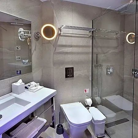 מלון Okeanos Boutique 4*