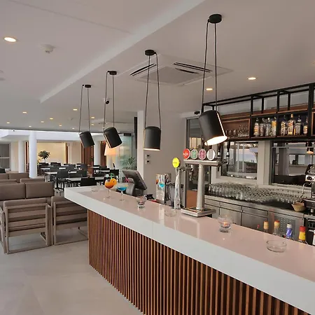 Okeanos Boutique 4* Айя-Напа